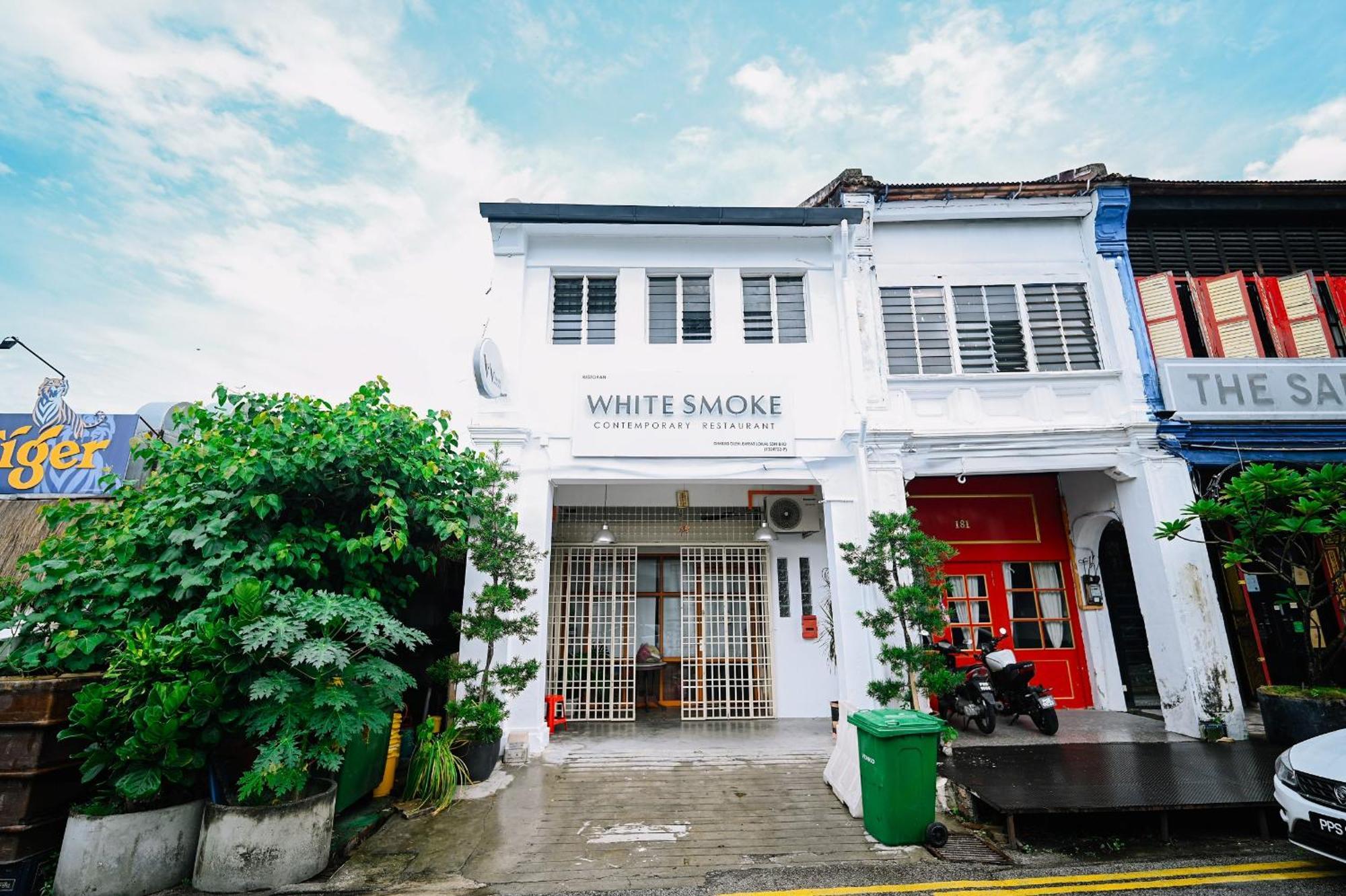 Swing & Pillows - Lebuh Victoria, Penang Джорджтаун Экстерьер фото